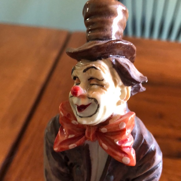 Clown statue - Picture 3 of 5